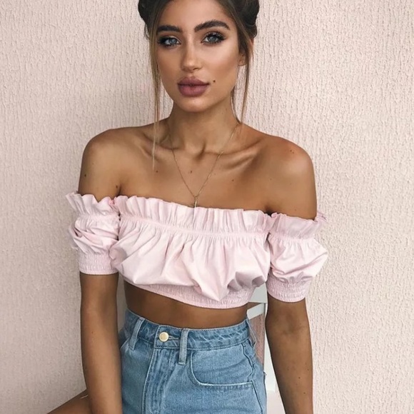🆕Shelby Pink Off the Shoulder Ruffle Crop Top - Picture 2 of 6